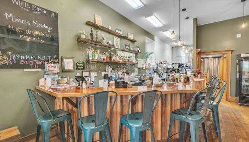 Moore on Main - Foto 2