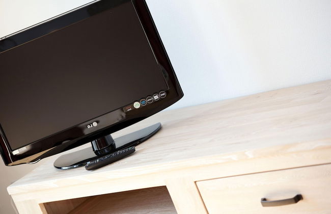 Stylish Harborfront Escape - Photo 4