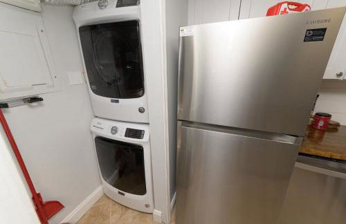 Enchanting 2-Bedroom Ground Floor Beach Condo at Cape Canaveral WiFi & AC - Foto 35