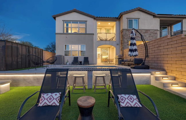 Lakefront w/ Private Pool, Great for Festival Season Lago Luxe by Avantstay - Foto 36