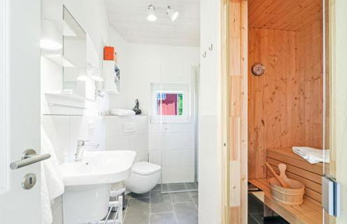 Awesome Home In Krems Iiwarderbrück - Foto 9