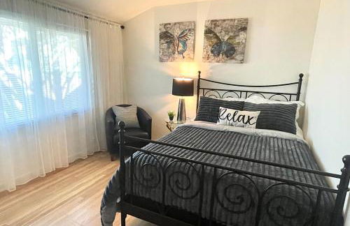 Granada Hills Private Unique Pool Luxury 4BR Family Retreat - Patio, Outdoor Dining, BBQ Grill, & Free Parking - Foto 33