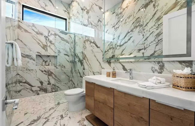 Sleeps 20 7-bedroom Villa w/ Pool, Putting Green & Hot Tub Bravo Villa #11 by Avantstay - Foto 39