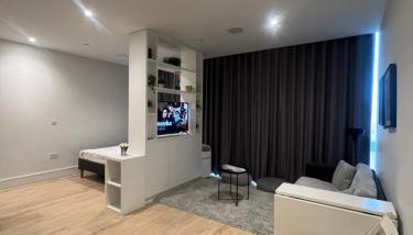 London Heathrow Airport Apartment Voyager House Terminal 12345 - EV electric and Parking available - Foto 5