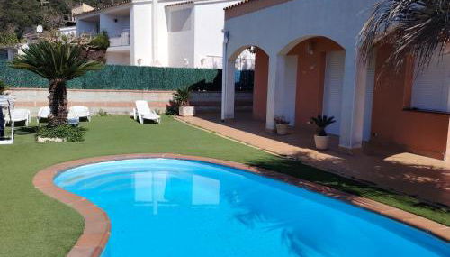 Villa Costa. - Photo 2