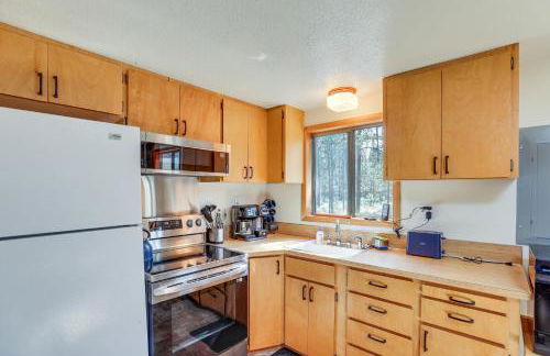 1 Mi to State Park Peaceful La Pine Cabin with Deck - Foto 2