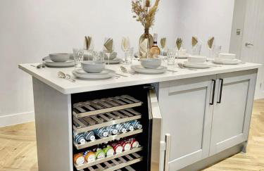 4 Beds Work Housing Near Croydon with Free Parking, High Speed WIFI sleeps up to 9 - Foto 6