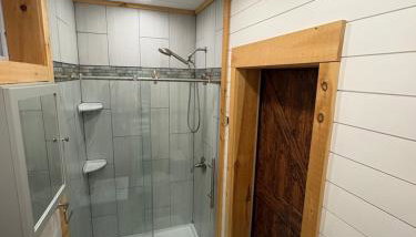 The Treehouse at 11 Gables - Center of Ludlow Village near Shopping and Restaurants - Foto 3