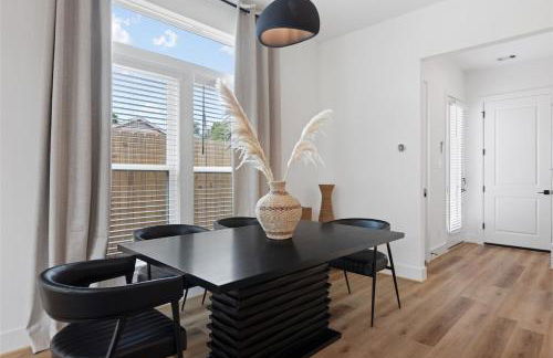 2 Luxury Homes in 1 - Walk to Nightlife & Stadiums - Foto 51