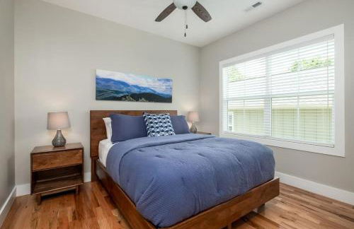 Walkable Downtown 5BR - Hot Tub and Resort Access - Foto 23