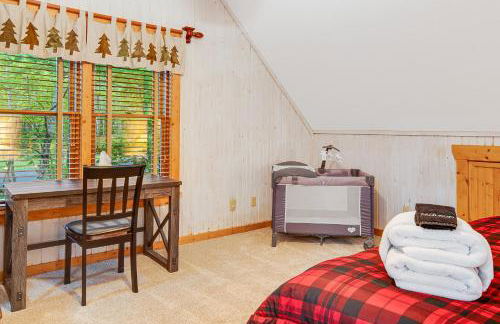 Lake Lure Oasis in the Woods w/ Hot Tub & More! - Foto 13