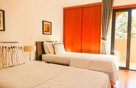 Luxury 3-bedroom apartment at high-end Praia da Luz - Photo 15