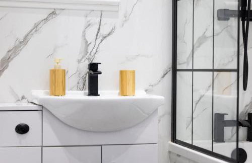 Charming Terrace House for Relaxing Retreat - Foto 18