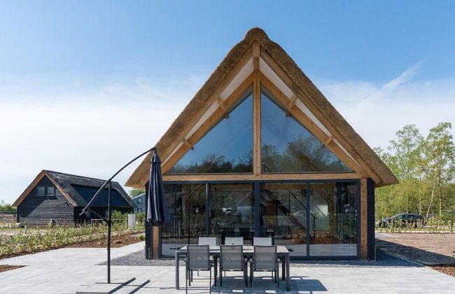 Chic Thatched-roof Stay - Foto 19