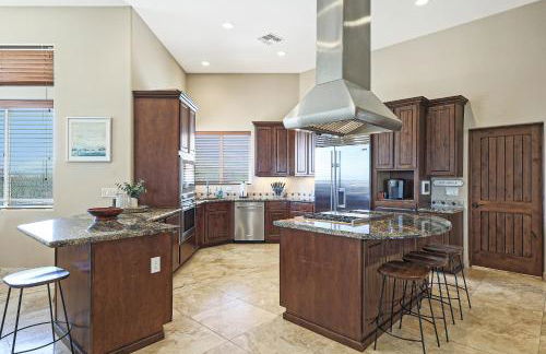 Luxury Estate, Sleeps 24, Sonoran by HomeStakes Stays - Foto 23