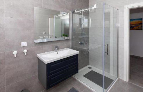 2 Bedroom Beautiful Apartment In Opuzen - Foto 23