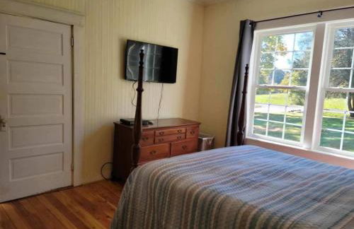 Restored 1900s Historic Home - Jonesboro, VA - Foto 32