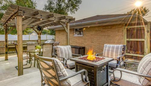 Modern Beach Bungalow, Firepit, Foosball, Hot tub, IN Dunes Natl Park - Foto 2