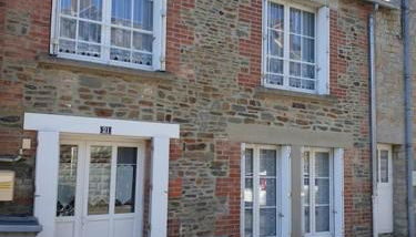 Maison de ville située à 8 kms du Mont St Michel - Foto 5