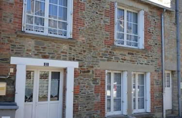 Maison de ville située à 8 kms du Mont St Michel - Foto 5