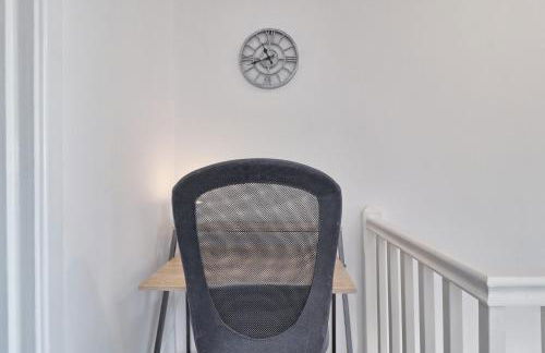 Comfy 4 Bed, Sleeps 8, fast WIFI, Contractor friendly - Foto 39