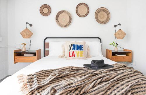 *NEW* The Ambra, Rooftop Skyline View! - Photo 1