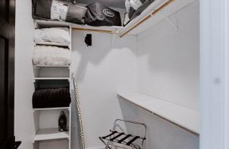 Husker Home TEN40 is in the heart of Downtown Lincoln where you can walk to Haymarket & UNL - Foto 19