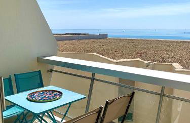 Duplex entièrement rénové avec clim, vue mer et Accès plage ! - Photo 8