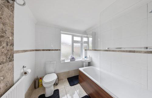 Lesley House 4 bed villa TV Internet Garden - Foto 23