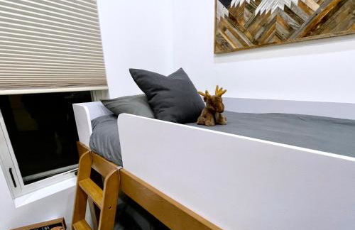 Modern Gem w/Spacious Deck, Swinging bed, Hot Tub - Foto 22