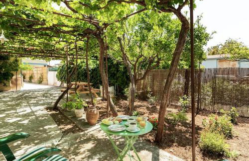 Mansion of 120 m2, with high ceilings and big yard - Foto 15