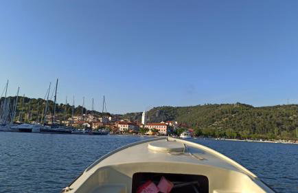 Mila and Jurija Formenti 2 apartments in heart of nautic marina, with heated swimming pool May till October, bikes, Sup, kajak, free parking in our garden - Photo 26