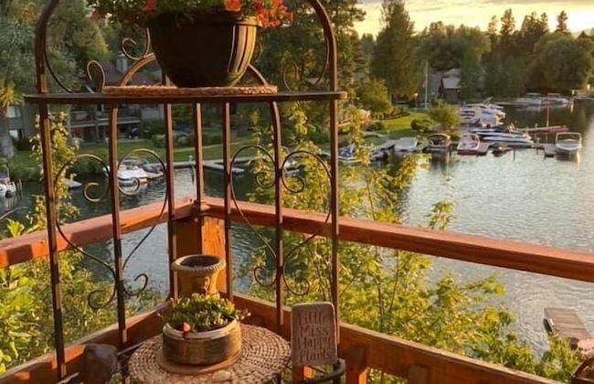 Inn on Bigfork Bay Queen Suite - Photo 15