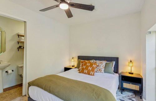 Cypress 5 Bedroom Retreat with Hot Tub, Firepit and Game Tables! Pet Friendly - Foto 6