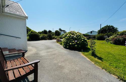 TIRNANT- 3 Bed - GROUND FLOOR ROOMS -DOG FRIENDLY - Photo 3