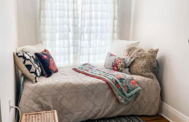 Adorable 1BR Apt. w KING bed 1 m. to square - Foto 33