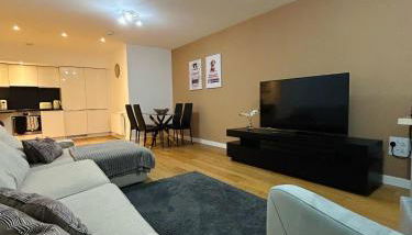 Modern 2-Bedroom Flat Near Wembley - 9 Minutes from Park Royal Station - Foto 2