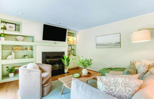 7 Bdrm, Pickleball, Bball, HotTub, FirePit, Golf! - Foto 16