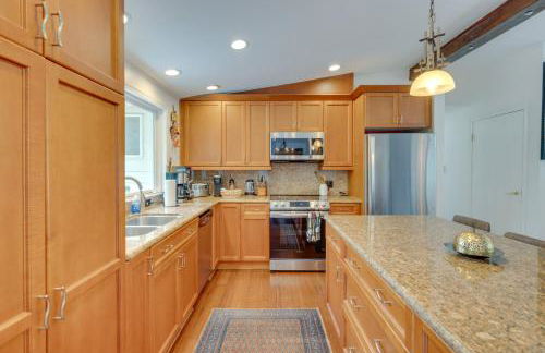 1 Mi to Lake, Shared Hot Tub! Kenmore Retreat - Foto 8