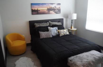 Gorgeous High-Rise On The River - Foto 13