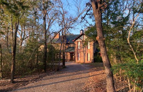 The Castle Hideaway Pool-16 plus-Guests-Game Room - Foto 1