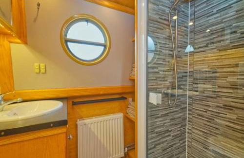 Dylan, 43ft Narrowboat with Garden - Foto 15