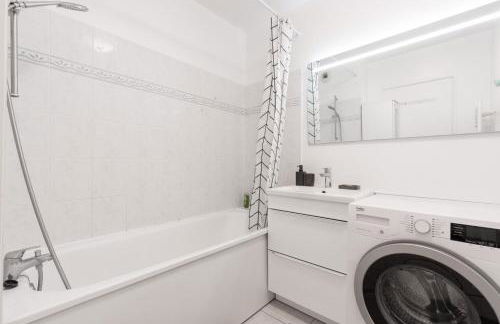 Beautiful apartment equipped near train parking - Foto 15