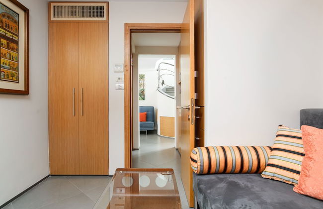 Luxury Duplex with Rooftop by FeelHome - Photo 9