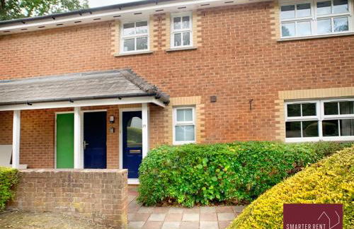 Wokingham - 2 Bedroom Maisonette - With Parking - Foto 13