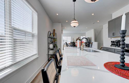 Specious Luxury wRooftop 1 mi DT Indy Sleeps 6 - Foto 75