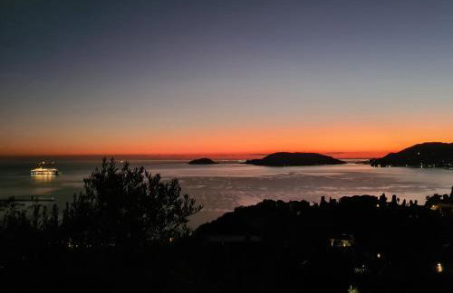 "The Ulivi" inside Le Agavi Private Park, shared Pool and Tennis 200m far, Sea View Apartment 2 AC BDR, 2BTH, parking next home and private garage in Lerici! Cooking Lesson and Wine Tasting - Foto 46