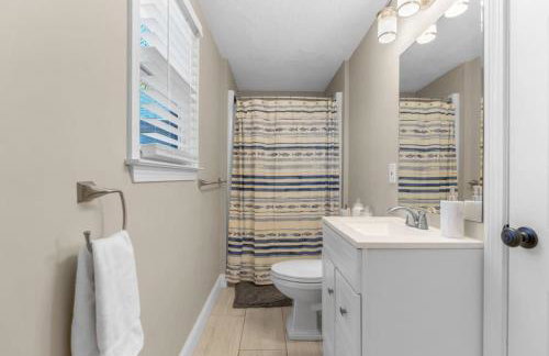 Cozy Spacious Home Walk to the Beach and 1 Mile to Downtown Hyannis - Photo 34