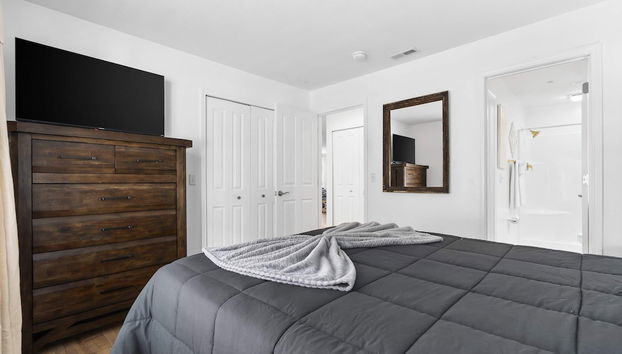 Lake Front Escape For 8! - Foto 2, Habitación