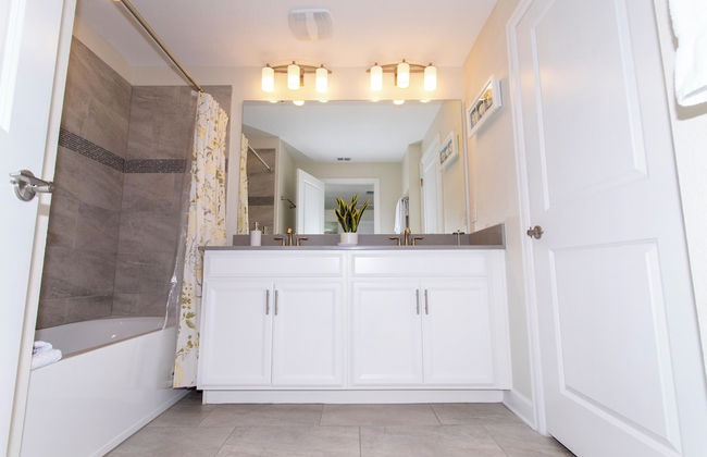 Luxurious Décor 4 Bd w/ Pool Close to Disney 4820 - Photo 47